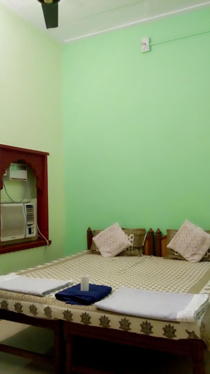 Shivam Tourist Guest House Búndi Kültér fotó